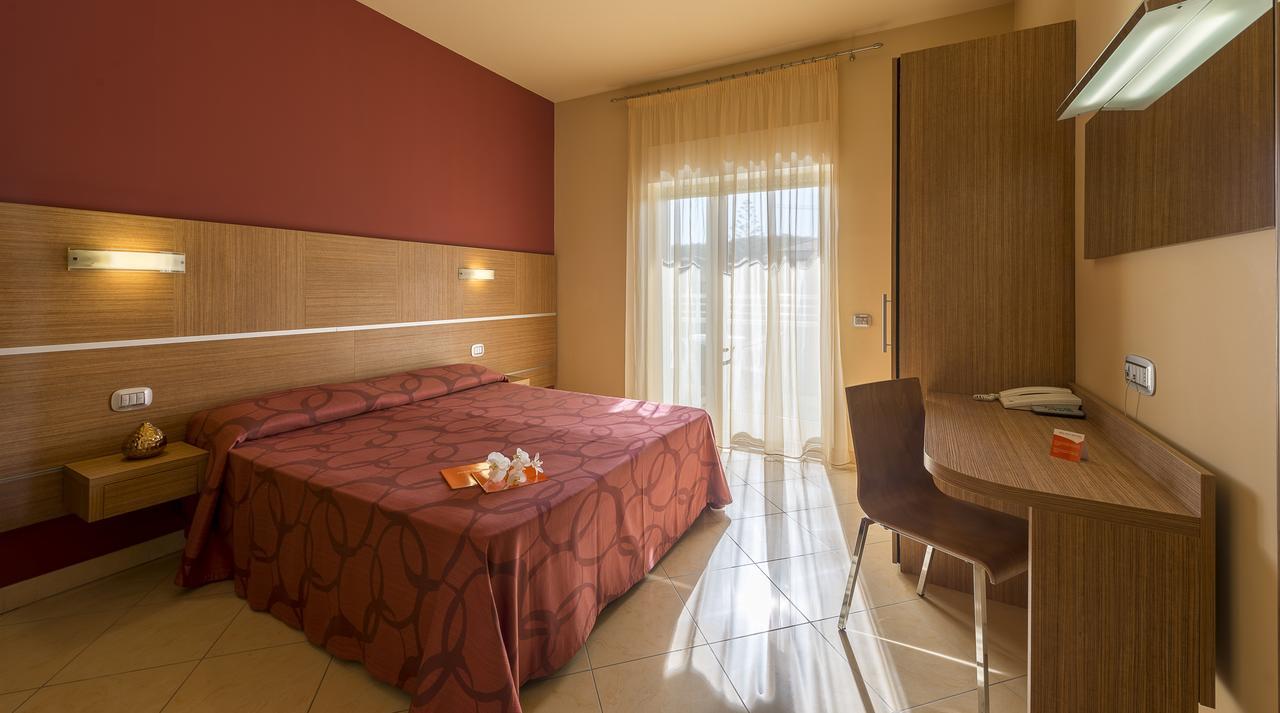 Hotel Palace Magnolia Spa Tortoreto Exterior foto
